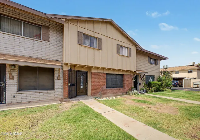 Photo 3 of Townhouse for sale at 4310 W Ocotillo Rd, Glendale, AZ 85301 | MLS# 7055969 | Listing updated on 2026-08-02