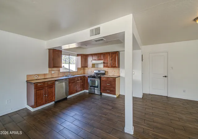 Photo 3 of Single family home for sale at 7922 W Earll Dr, Phoenix, AZ 85033 | MLS# 7056644 | Listing updated on 2026-08-11