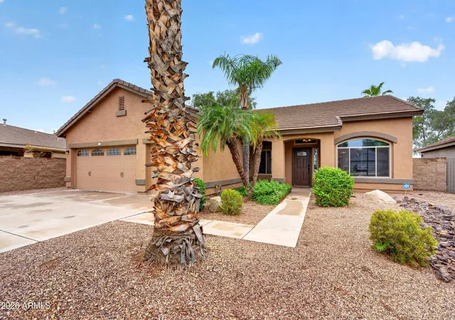 Photo 2 of Single family home for sale at 984 S Western Skies Dr, Gilbert, AZ 85296 | MLS# 7056105 | Listing updated on 2026-09-17