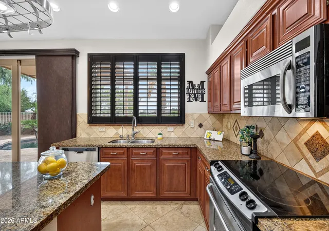Photo 4 of Single family home for sale at 984 S Western Skies Dr, Gilbert, AZ 85296 | MLS# 7056105 | Listing updated on 2026-09-17