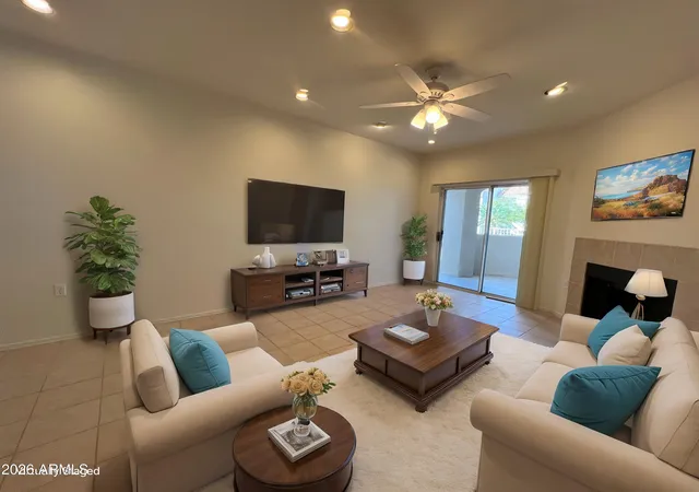 Photo 3 of Townhouse for sale at 10401 N 52nd Street #124, Paradise Valley, AZ 85253 | MLS# 7056000 | Listing updated on 2026-08-11