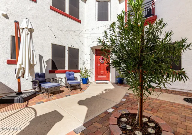 5th image of 6233 S Rochester Dr, Gilbert, AZ 85298 | MLS# 7056058
