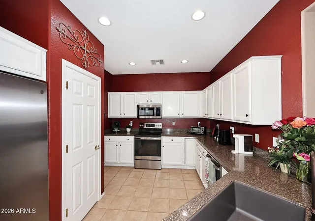4th image of 4058 E Rakestraw Ln, Gilbert, AZ 85298 | MLS# 7056097