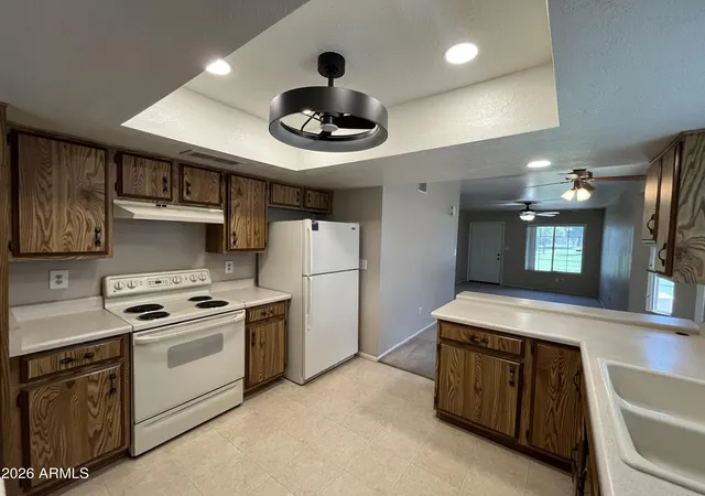 Photo 3 of Sale Pending at 925 E Lodge Dr, Tempe, AZ 85283 | MLS# 7056187 | Listing updated on 2026-08-28
