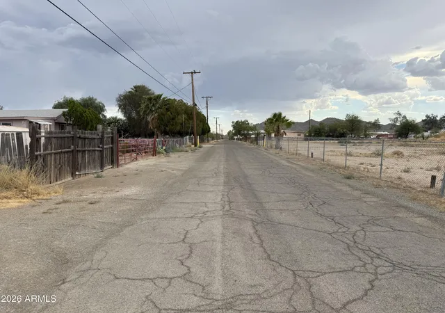Photo 3 of Single family home for sale at 64688 Harcuvar Dr, Salome, AZ 85348 | MLS# 7056166 | Listing updated on 2026-08-11