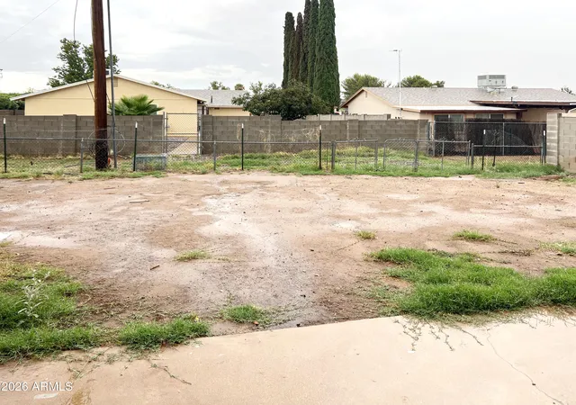 2nd image of 21 E Brown Dr, Sierra Vista, AZ 85635 | MLS# 7056241