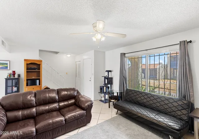 3rd image of 5409 W Echo Ln, Glendale, AZ 85302 | MLS# 7060269