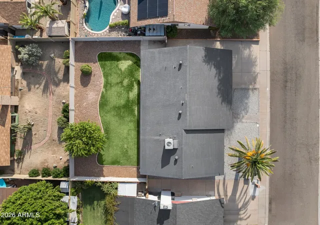Photo 4 of Sale Pending at 15 E Angela Dr, Phoenix, AZ 85022 | MLS# 7057445 | Listing updated on 2026-09-16