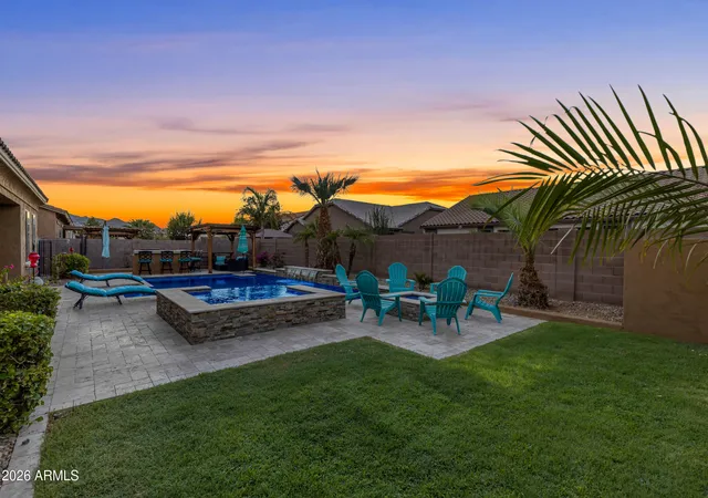 5th image of 18372 W Paradise Ln, Surprise, AZ 85388 | MLS# 7059274