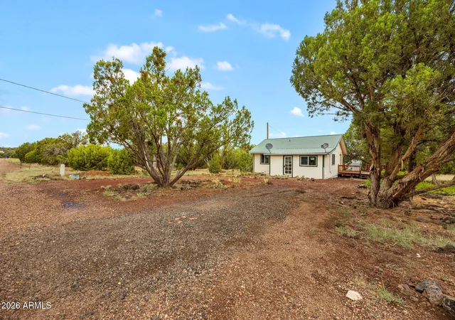 1st image of 8376 Apache Dr, Show Low, AZ 85901 | MLS# 7056428