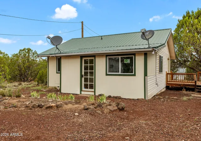 3rd image of 8376 Apache Dr, Show Low, AZ 85901 | MLS# 7056428