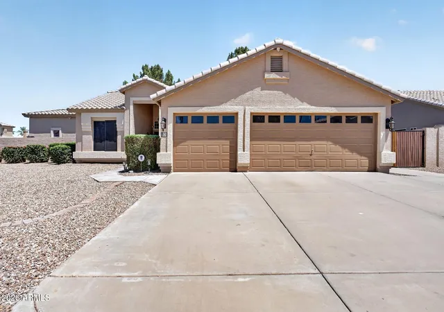 Photo 2 of Sale Pending at 2242 E Victor Rd, Gilbert, AZ 85296 | MLS# 7058410 | Listing updated on 2026-08-24