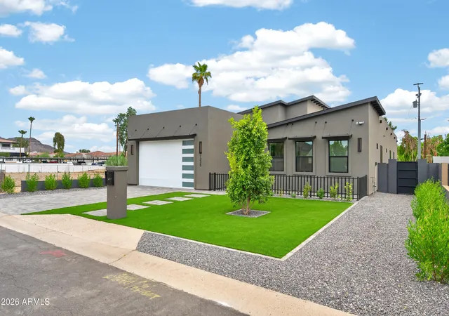 Photo 1 of Sale Pending at 1335 E Kaler Dr, Phoenix, AZ 85020 | MLS# 7056989 | Listing updated on 2026-09-03