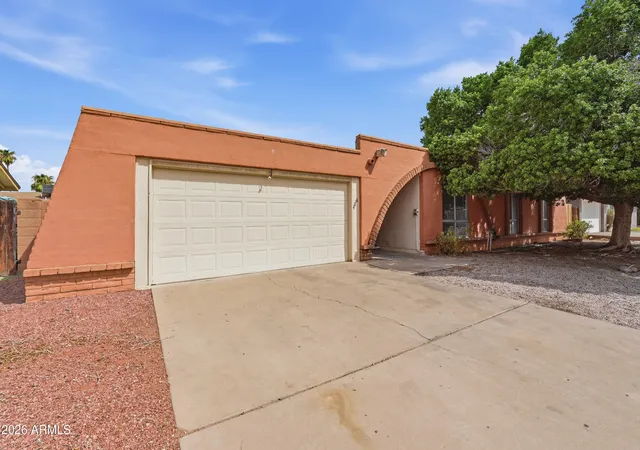 Photo 3 of Single family home for sale at 4616 W Saguaro Dr, Glendale, AZ 85304 | MLS# 7056620 | Listing updated on 2026-09-11