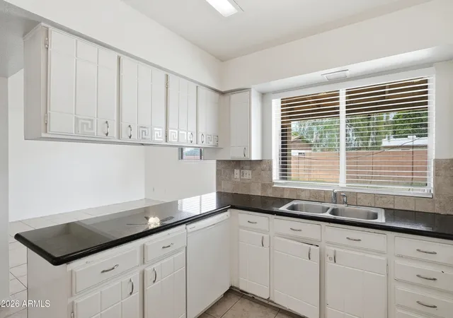 Photo 4 of Single family home for sale at 4616 W Saguaro Dr, Glendale, AZ 85304 | MLS# 7056620 | Listing updated on 2026-10-08