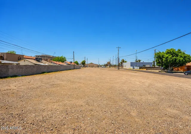 Photo 4 of Sale Pending at 4249 N 16th Street, Phoenix, AZ 85016 | MLS# 7057819 | Listing updated on 2026-10-08