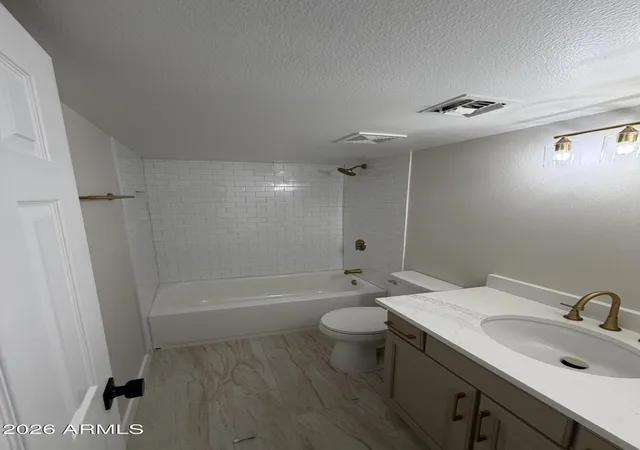 2nd image of 10828 N Biltmore Dr, Phoenix, AZ 85029