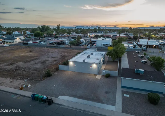Photo 4 of Townhouse for sale at 464 S Washington St, Chandler, AZ 85225 | MLS# 7056512 | Listing updated on 2026-08-25