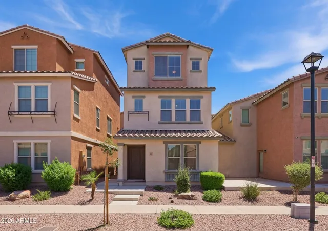Townhouse for sale at 1947 N 77th Glen, Phoenix, AZ 85035 | MLS# 7060050