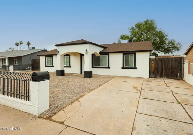 Photo 3 of Sale Pending at 6531 W Granada Rd, Phoenix, AZ 85035 | MLS# 7057143 | Listing updated on 2026-09-01