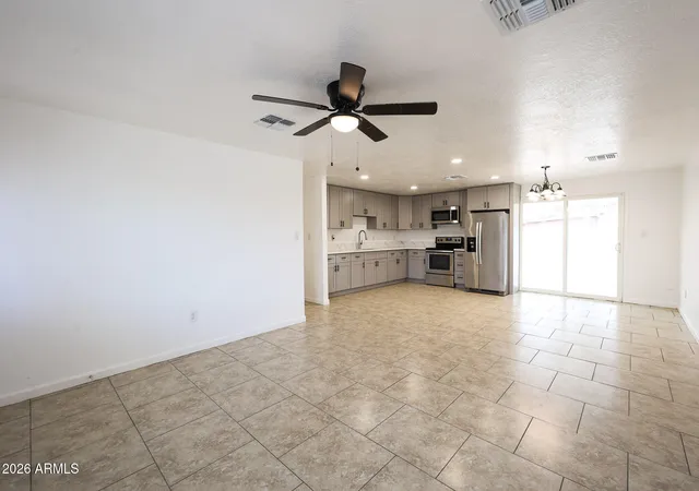 Photo 4 of Sale Pending at 6531 W Granada Rd, Phoenix, AZ 85035 | MLS# 7057143 | Listing updated on 2026-09-01