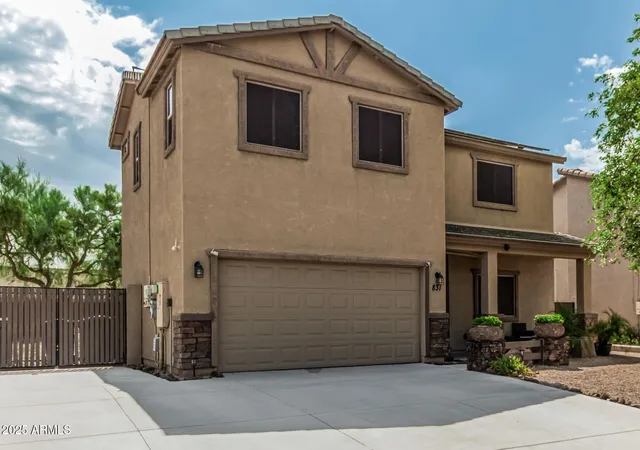 Photo 3 of Single family home for sale at 831 S Buena Vista Dr, Apache Junction, AZ 85120 | MLS# 7056781 | Listing updated on 2026-10-03