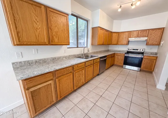 Photo 2 of Single family home for sale at 800 S Bedford Dr, Chandler, AZ 85225 | MLS# 7057493 | Listing updated on 2026-09-17