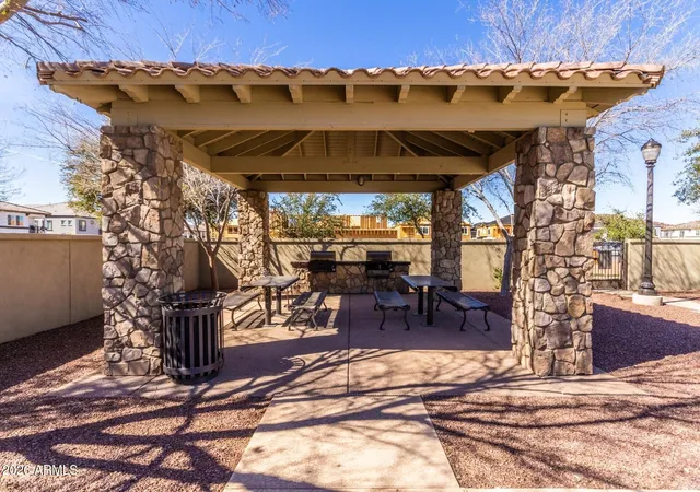 2nd image of 2721 S Decatur Dr, Gilbert, AZ 85295
