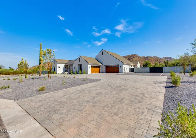 Photo 3 of Mansion for sale at 4041 E Mountain View Rd, Phoenix, AZ 85028 | MLS# 7057719 | Listing updated on 2026-09-20