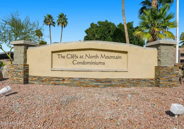 Listing Photo 2 - Condo for sale in Cliffs at North Canyon located at 1720 E Thunderbird Rd, Phoenix, AZ 85022 - Unit #2020