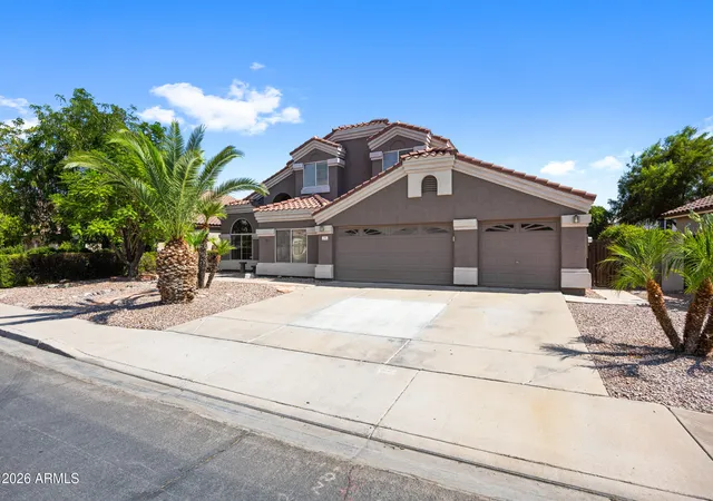 3rd image of 713 W Johnson Dr, Gilbert, AZ 85233 | MLS# 7057928