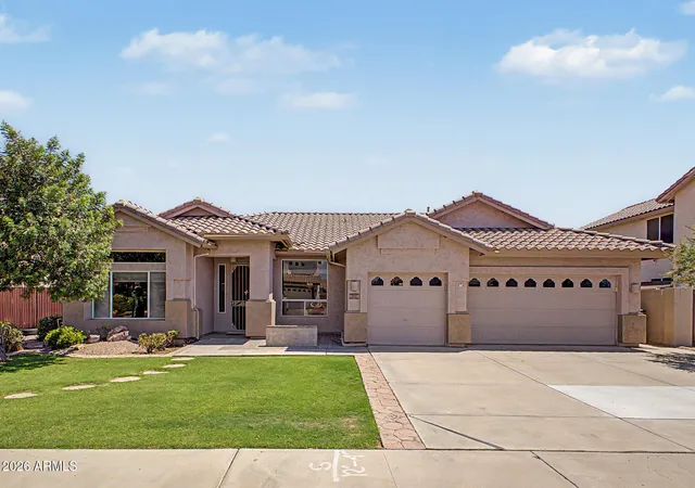 Photo 1 of Single family home for sale at 333 W Dublin St, Gilbert, AZ 85233 | MLS# 7057269 | Listing updated on 2026-08-11