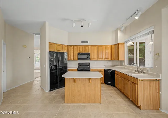 Photo 4 of Single family home for sale at 333 W Dublin St, Gilbert, AZ 85233 | MLS# 7057269 | Listing updated on 2026-08-11
