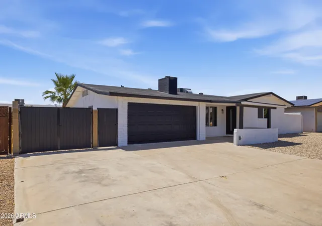 Photo 2 of Single family home for sale at 11834 N 49th Avenue, Glendale, AZ 85304 | MLS# 7058112 | Listing updated on 2026-09-09