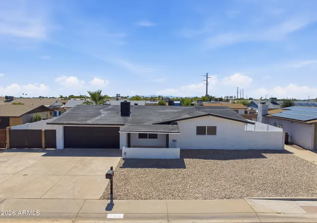 Photo 3 of Single family home for sale at 11834 N 49th Avenue, Glendale, AZ 85304 | MLS# 7058112 | Listing updated on 2026-09-09