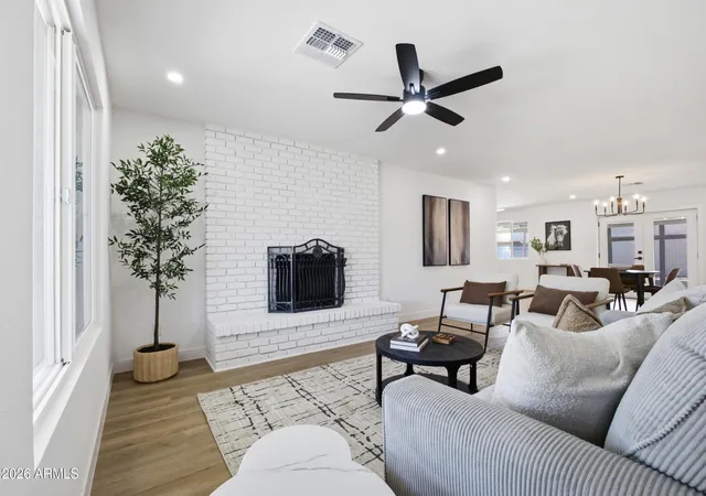Photo 3 of Single family home for sale at 11834 N 49th Avenue, Glendale, AZ 85304 | MLS# 7058112 | Listing updated on 2026-10-05