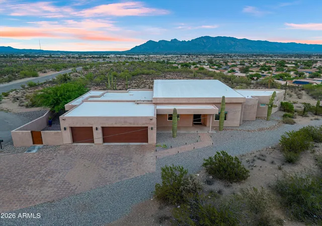Photo 4 of Single family home for sale at 2802 N Cerrada De Beto Dr, Tucson, AZ 85745 | MLS# 7057294 | Listing updated on 2026-08-24