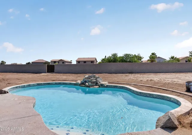 Photo 3 of Single family home for sale at 275 E Desert Holly Dr, San Tan Valley, AZ 85143 | MLS# 7065254 | Listing updated on 2026-10-06