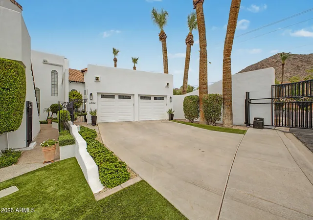 1st image of 4552 N 52nd Pl, Phoenix, AZ 85018 | MLS# 7057844