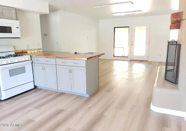 2nd image of 402 Whipple St, Prescott, AZ 86301 | MLS# 7057431