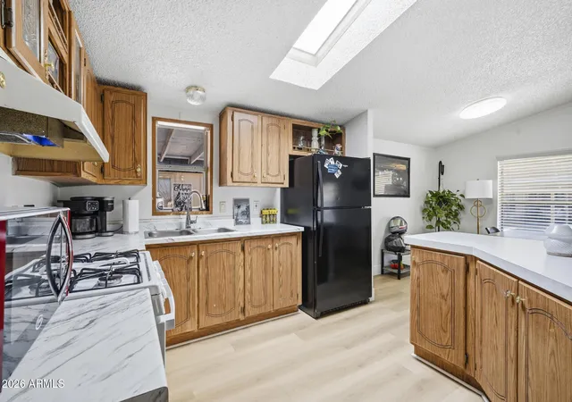 Photo 4 of Manufactured home for sale at 11275 N 99th Avenue #185, Peoria, AZ 85345 | MLS# 7059334 | Listing updated on 2026-09-21