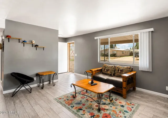 2nd image of 565 Earl Dr, Sierra Vista, AZ 85635 | MLS# 7058303