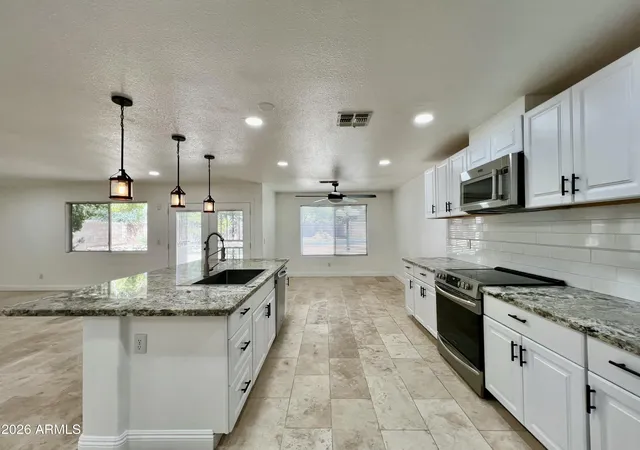 3rd image of 12721 N 58Th Dr, Glendale, AZ 85304 | MLS# 7057612