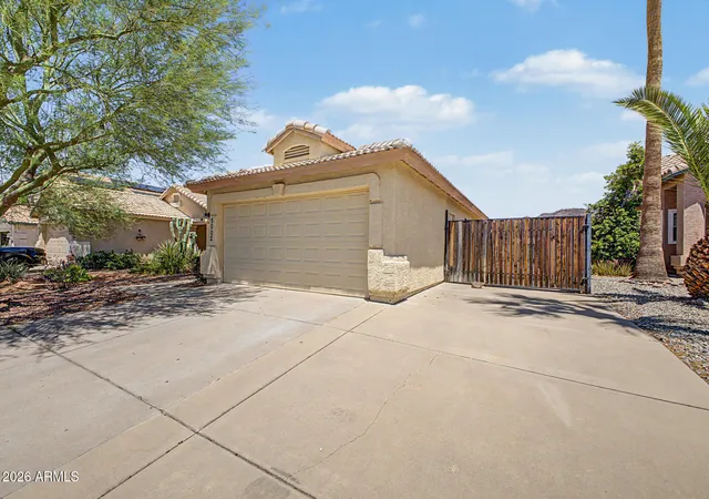 Photo 4 of Sale Pending at 5002 W Kristal Way, Glendale, AZ 85308 | MLS# 7059394 | Listing updated on 2026-08-29