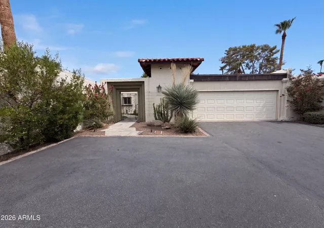 Townhouse for sale at 5341 N Questa Tierra Dr, Phoenix, AZ 85012 | MLS# 7057742