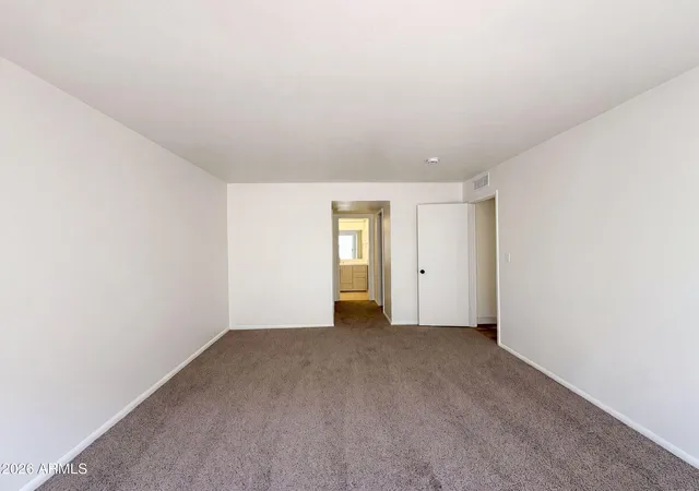 Photo 4 of Townhouse for sale at 5341 N Questa Tierra Dr, Phoenix, AZ 85012 | MLS# 7057742 | Listing updated on 2026-10-02