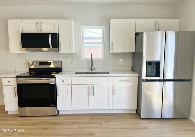 Photo 3 of Single family home for sale at 1514 W Lynwood St, Phoenix, AZ 85007 | MLS# 7057812 | Listing updated on 2026-08-11