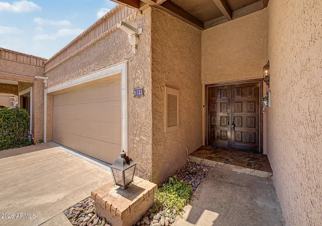 Photo 4 of Townhouse for sale at 8121 E Via De Viva, Scottsdale, AZ 85258 | MLS# 7058786 | Listing updated on 2026-09-18