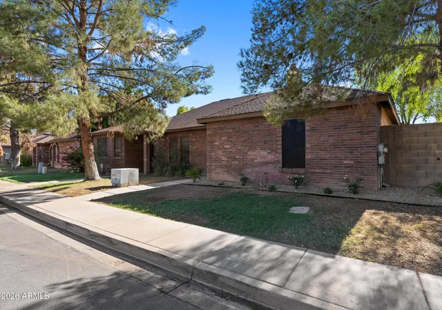 2nd image of 48 N Colonial Dr, Gilbert, AZ 85234 | MLS# 7058036