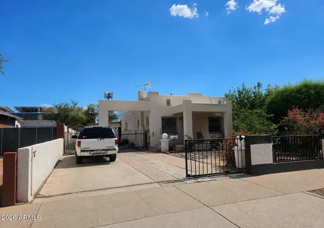 Photo 2 of Sale Pending at 1433 E Brill St, Phoenix, AZ 85006 | MLS# 7058462 | Listing updated on 2026-09-06
